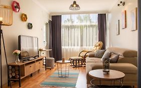 Delightful Flat With Central Location And Balcony In Karsiyaka